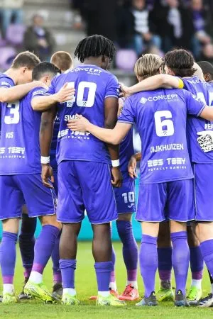 Patro Eisden & 46 Professional football players